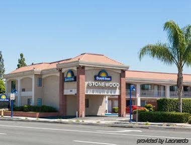 Days Inn By Wyndham Downey Esterno foto