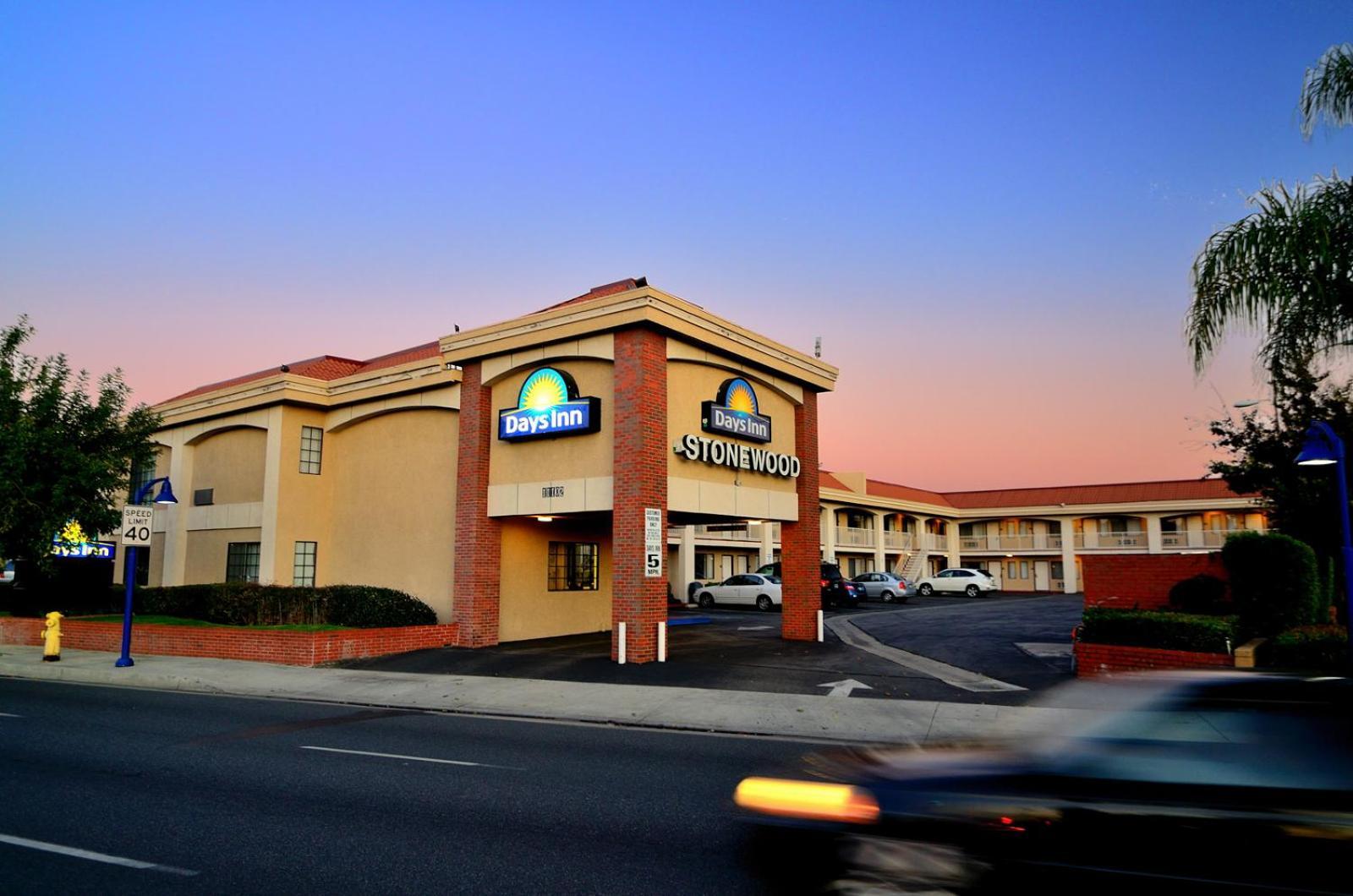 Days Inn By Wyndham Downey Esterno foto