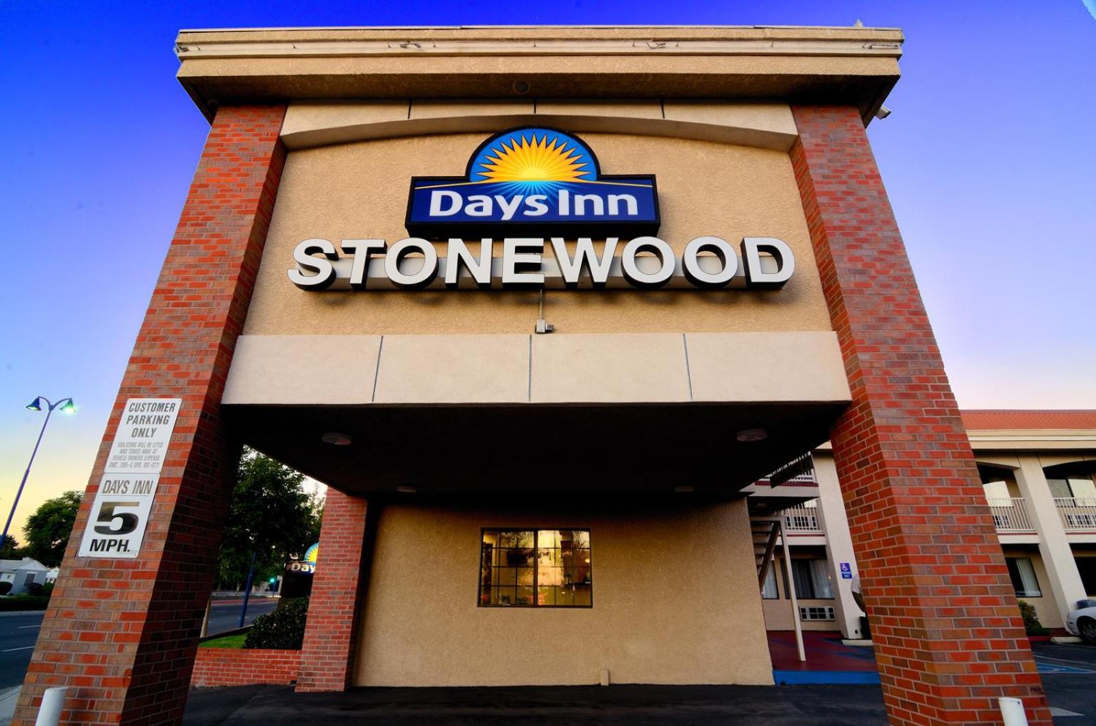 Days Inn By Wyndham Downey Esterno foto