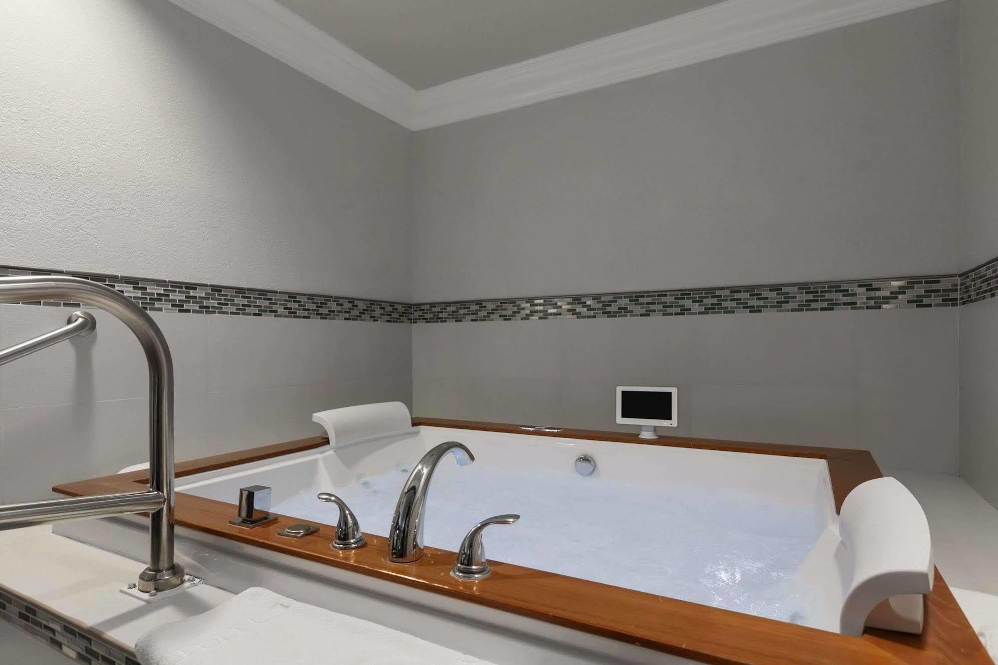 Days Inn By Wyndham Downey Esterno foto